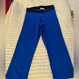 Nike Pro Dri-fit capri, size S